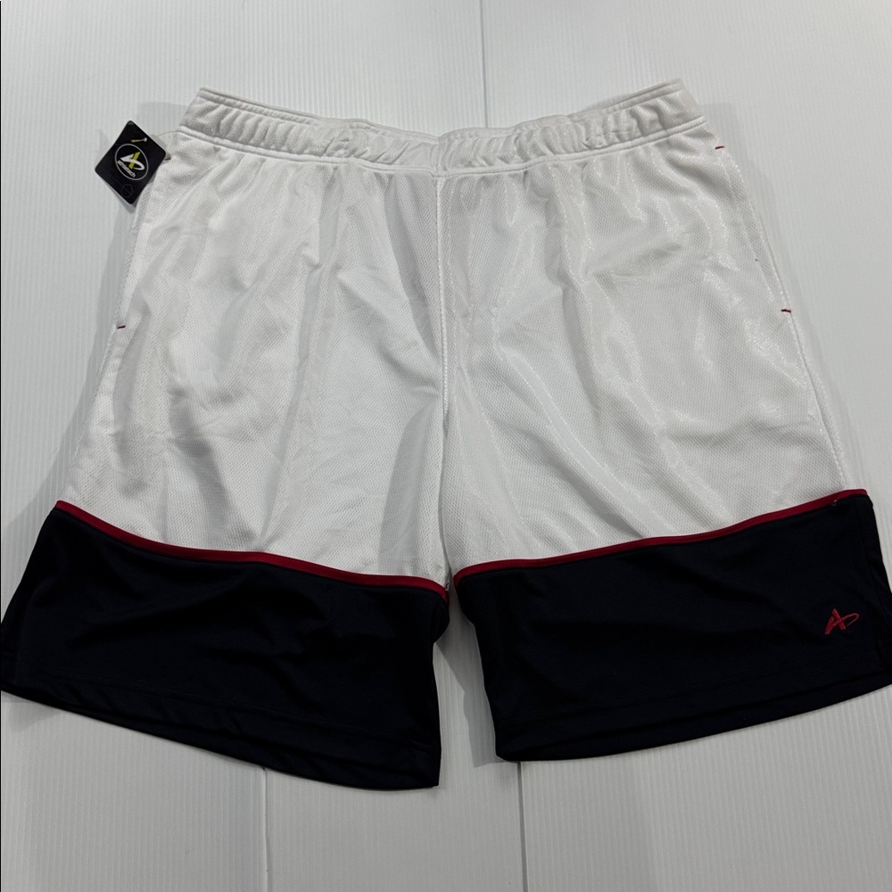 B48. NWOT Athletech White &‎ Black Men's Shorts (XL)